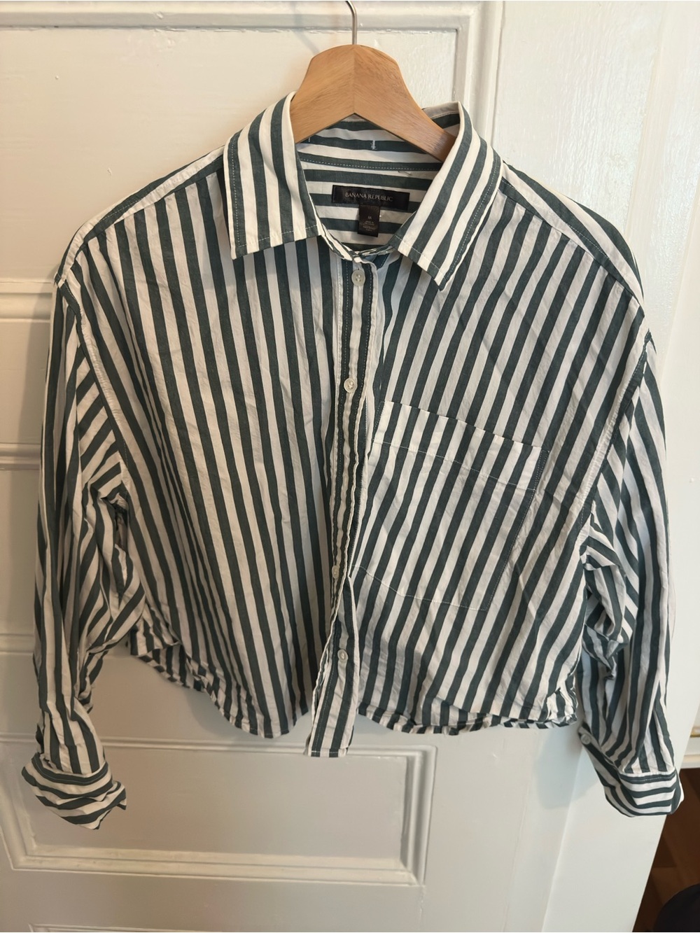 Banana Republic Green and White Vertical Stripe Button-Down Shirt Boxy Cropped